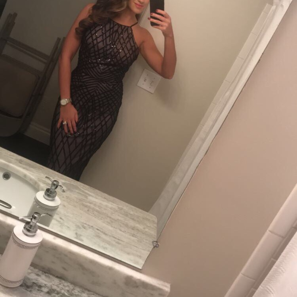 Dress - Picture 3 of 4